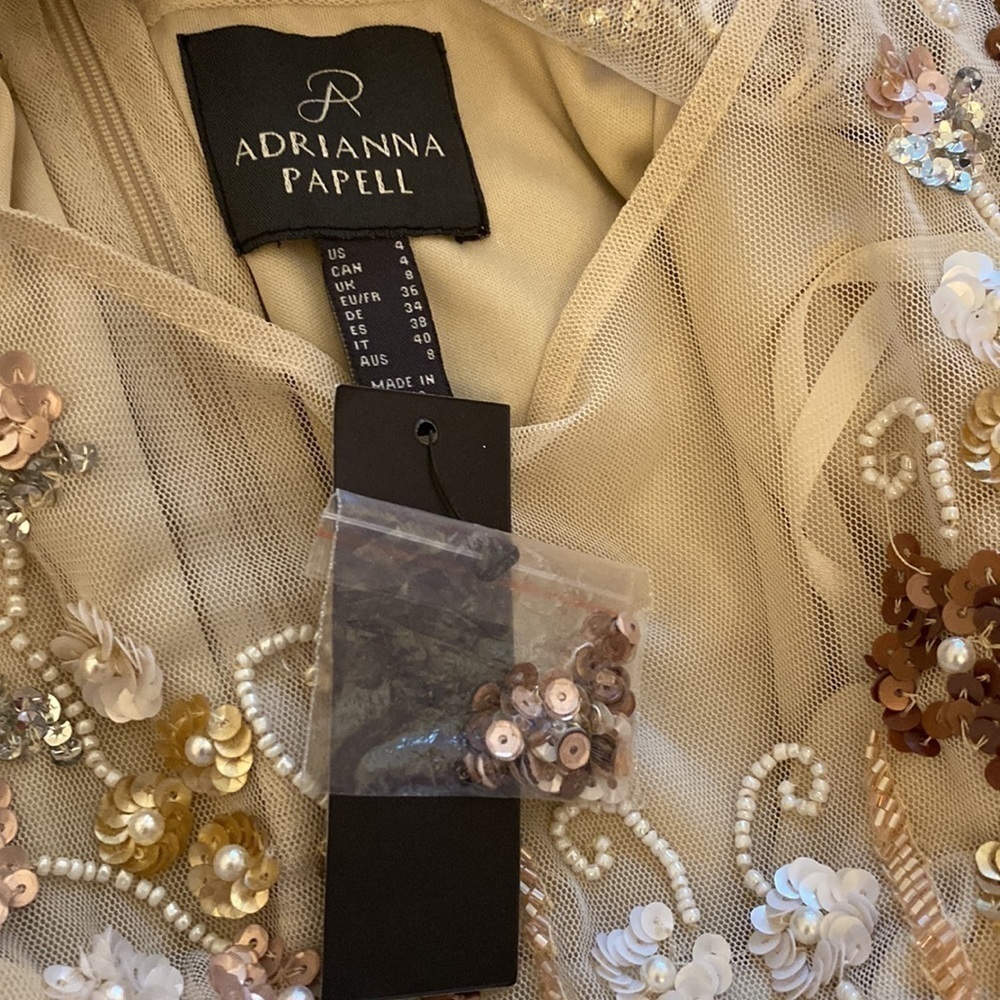 Adrianna Papell Beaded Illusion Flutter Sleeve Sheath Dress in Alabaster Size 4 - Picture 5 of 6